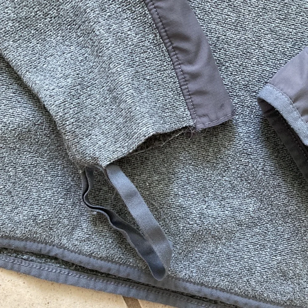 Under Armour pullover - Picture 2 of 4